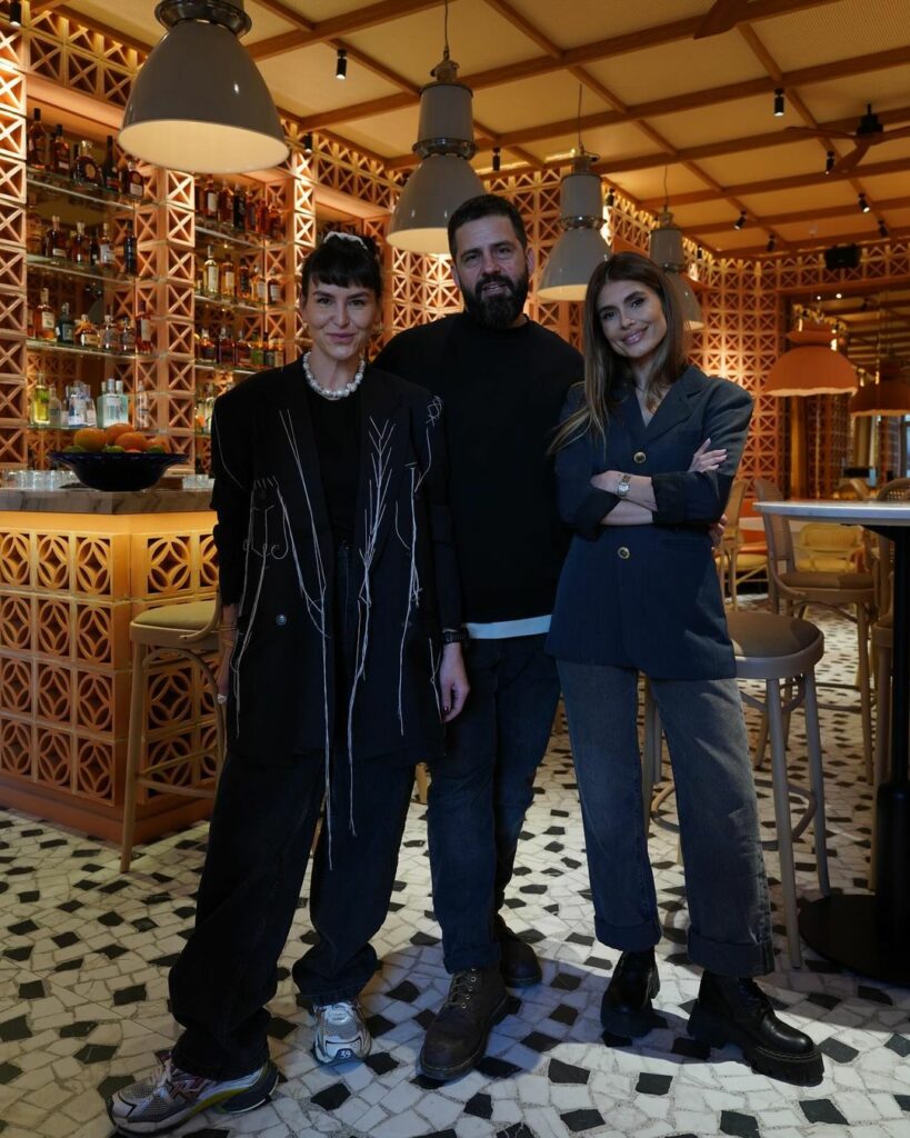 Ireal! Câți lei costă o apă plată la 0,3 litri în restaurantul Sânzianei Negru, câștigătoarea America Express