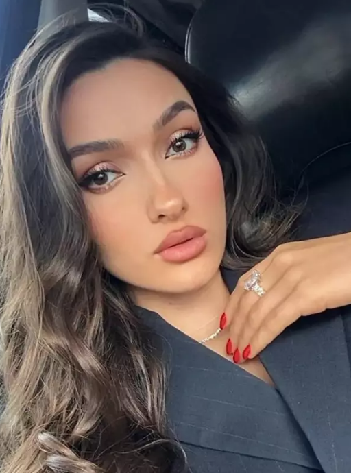 S-au logodit Viviana Sposub și George Burcea?! Detaliul observat de fani