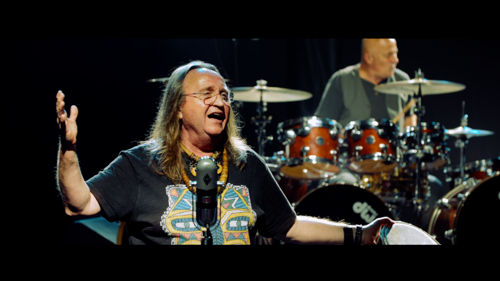 Artistul legendar, Mike Godoroja, lansează „ ANA FRUMOASĂ FATĂ”, un video art-rock înregistrat într-un studio 100% analog